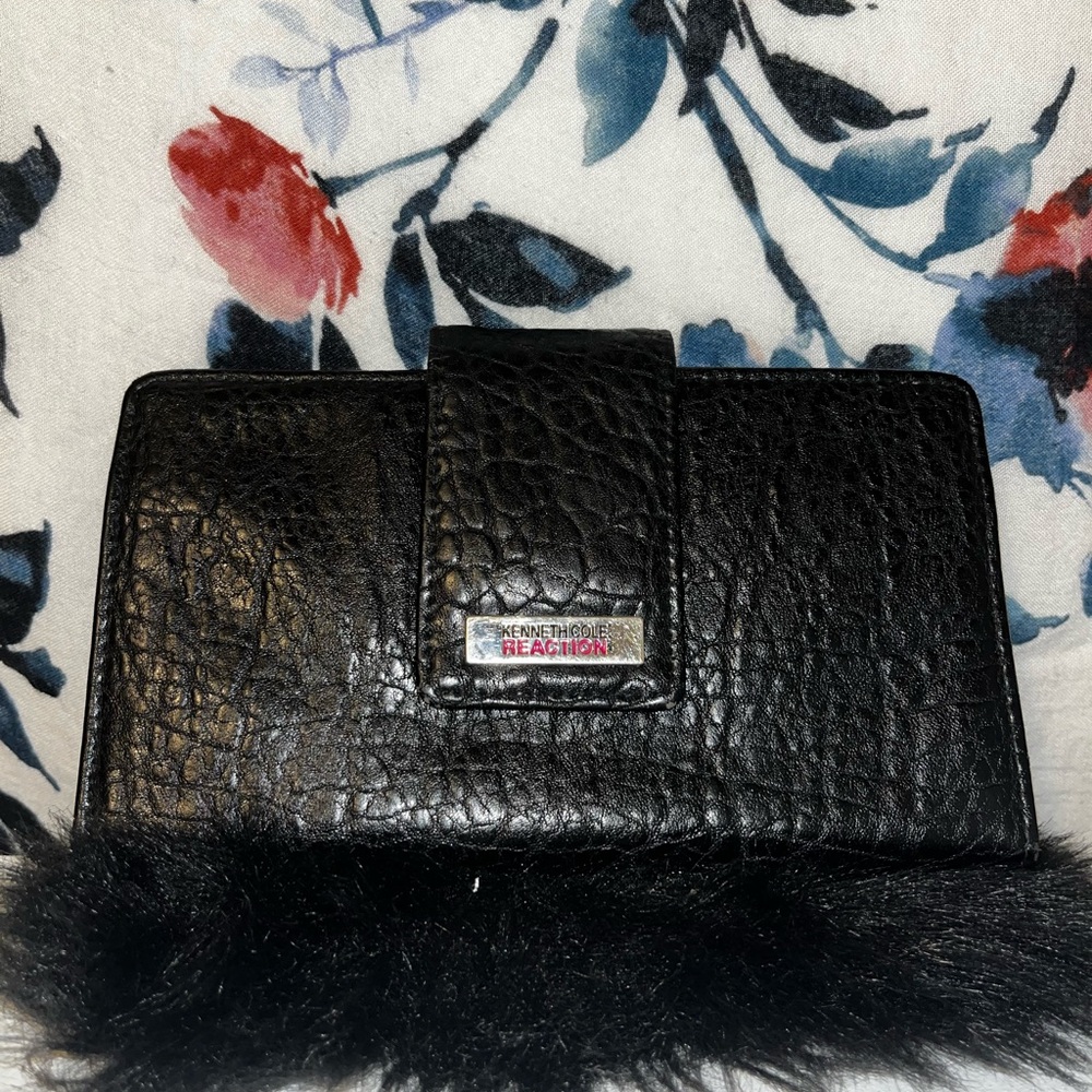 Kenneth Cole Reaction Black Women's Bag - Picture 1 of 4